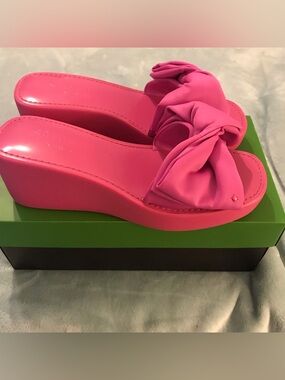 New in Box Kate Spade Bikini Bow Platform Wedge-Rhododendron Grove
